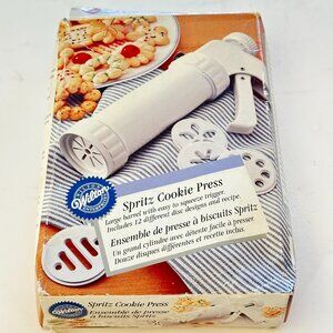 WILTON Spritz Cookie Press with 12 Different Disc Designs — NEW Open Box